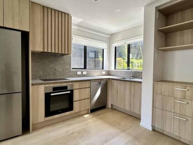 Apartment for rent in Owhata