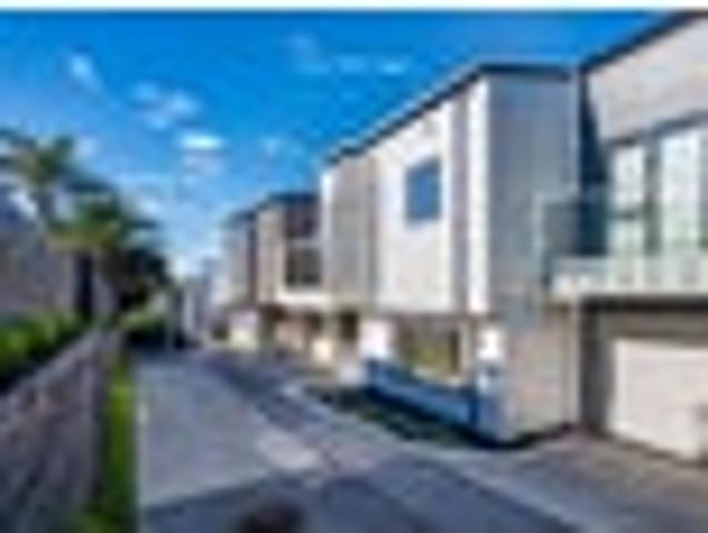 House for sale in New Windsor
