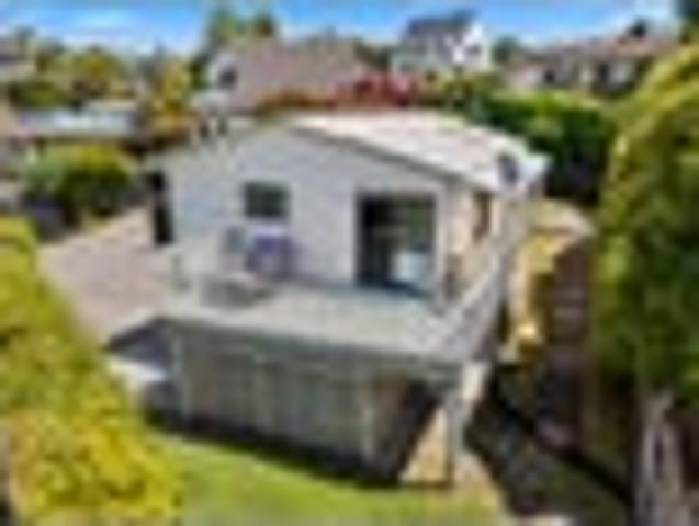 House for sale in Big Manly, Hibiscus and Bays