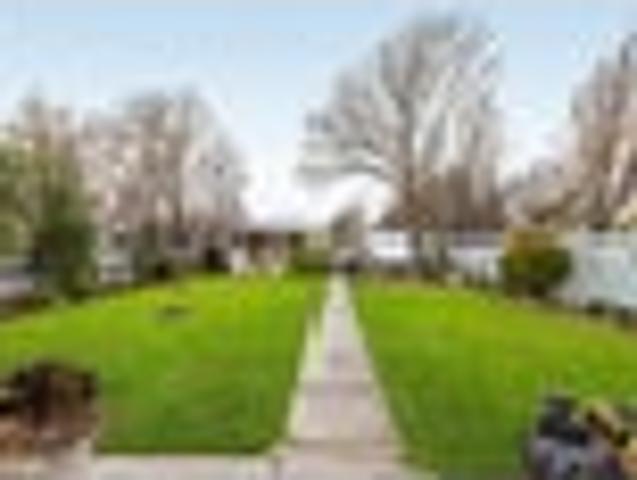 House for sale in Chaslands, Canterbury