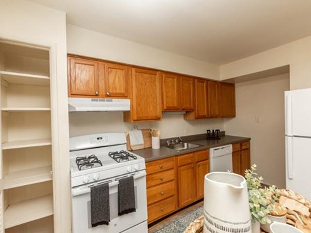Townhouse for rent in Severn