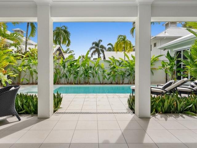 House for sale in Palm Cove, Queensland
