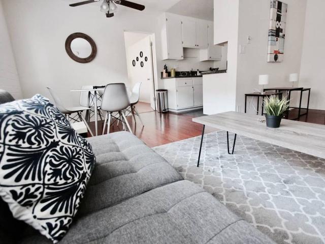 Apartment for rent in Canoga Park, California