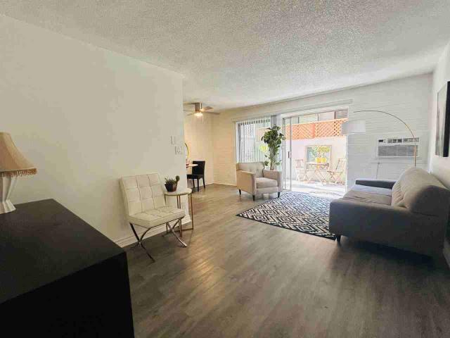 Apartment for rent in Canoga Park, California