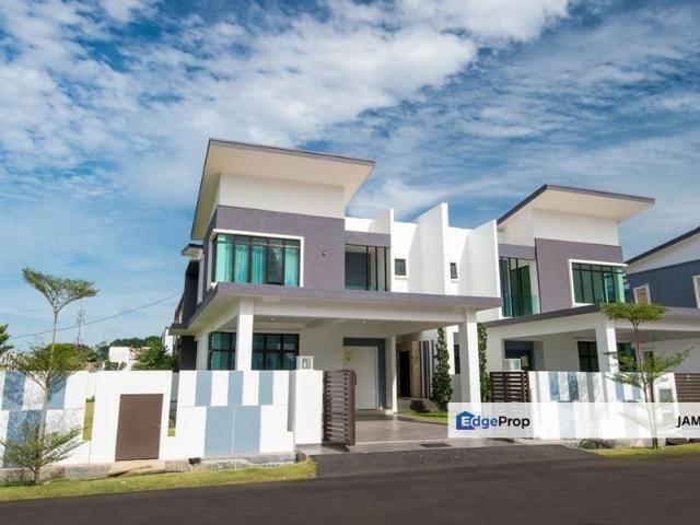 House for sale in Malaka