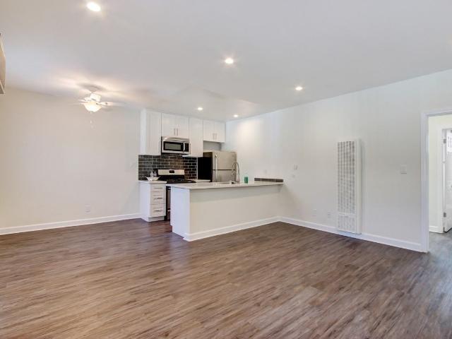 Apartment for rent in Canoga Park, California