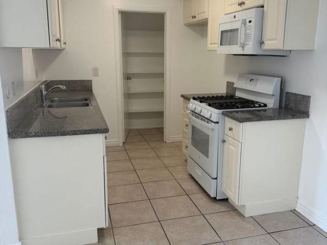 Apartment for rent in Buena Park, California