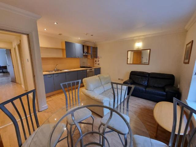 Apartment for rent in Plasnewydd, Falcon Lodge
