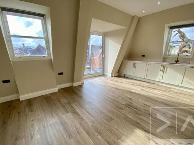 House for rent in Woodcote, Epsom