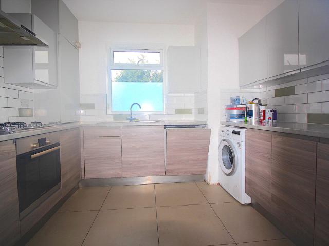 Apartment for rent in London Borough of Ealing, Greenford
