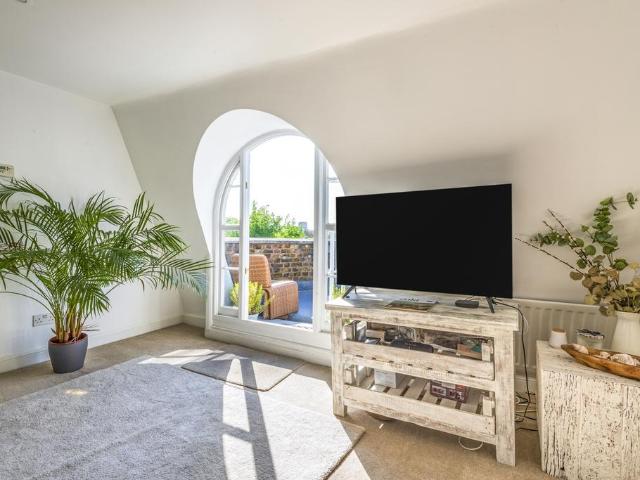 Apartment for rent in London Borough of Lewisham, Greater London
