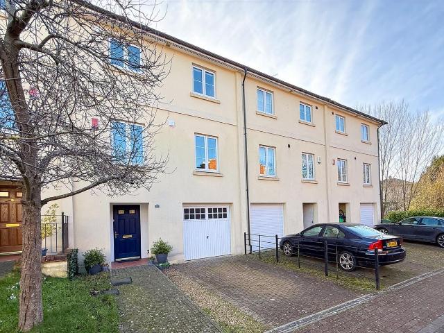 Apartment for rent in Golden Valley, Gloucestershire