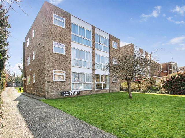 Studio for rent in Longlands, Frognal
