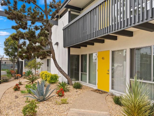Apartment for rent in Costa Mesa, California