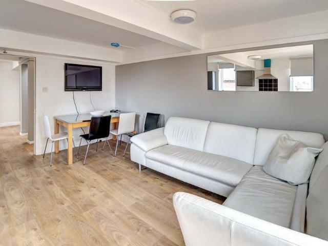 Apartment for rent in Lakenham, East Bank