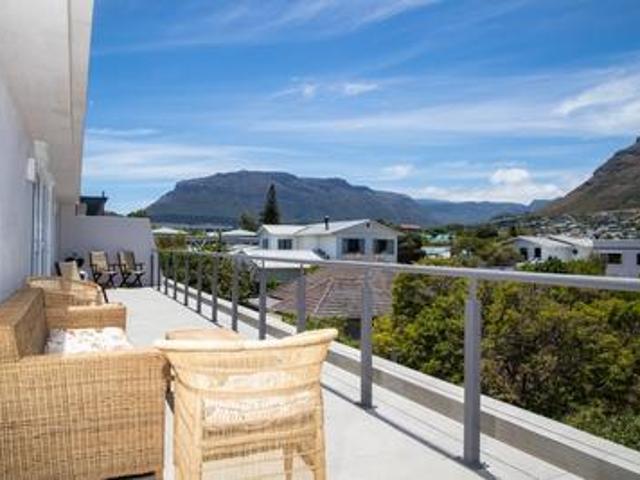 Apartment for rent in Hout Bay, Western Cape