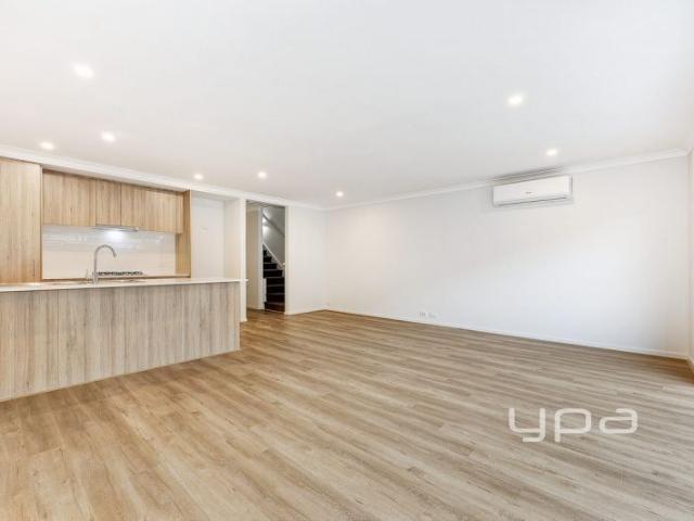 Townhouse for rent in Templestowe Lower, Melbourne