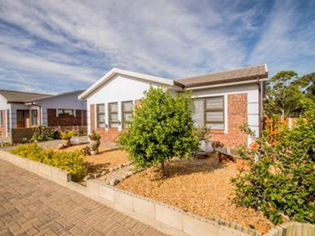 House for sale in Hessequa Local Municipality, Garden Route District Municipality