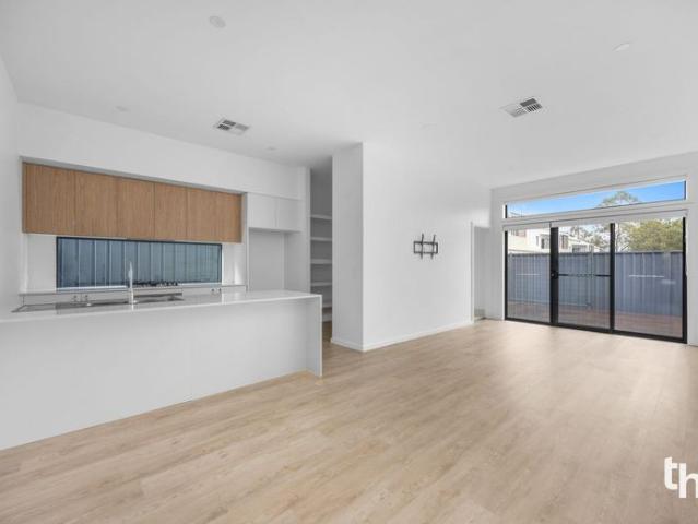 Townhouse for rent in Warners Bay, Newcastle-Maitland