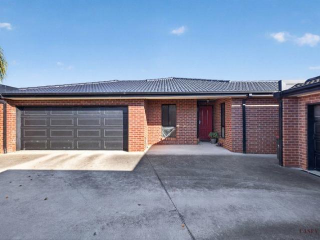 Townhouse for sale in Bairnsdale, Victoria