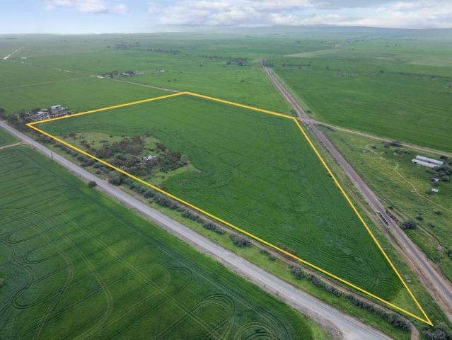 Cottage for sale in Port Wakefield, South Australia