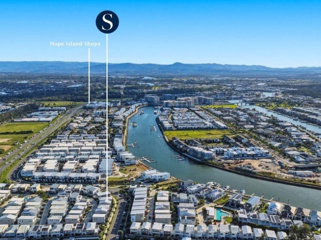 Townhouse for sale in Hope Island, Gold Coast City