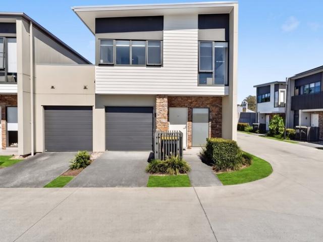 Townhouse for sale in Fernbrook, Queensland