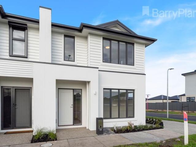 Townhouse for rent in Beveridge, Victoria