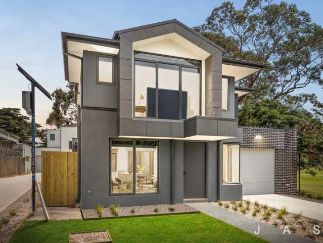 Townhouse for sale in WillowPark Estate, Melbourne