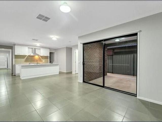 House for rent in The Grove, Melbourne
