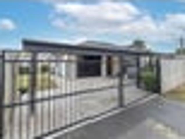 House for sale in Linwood
