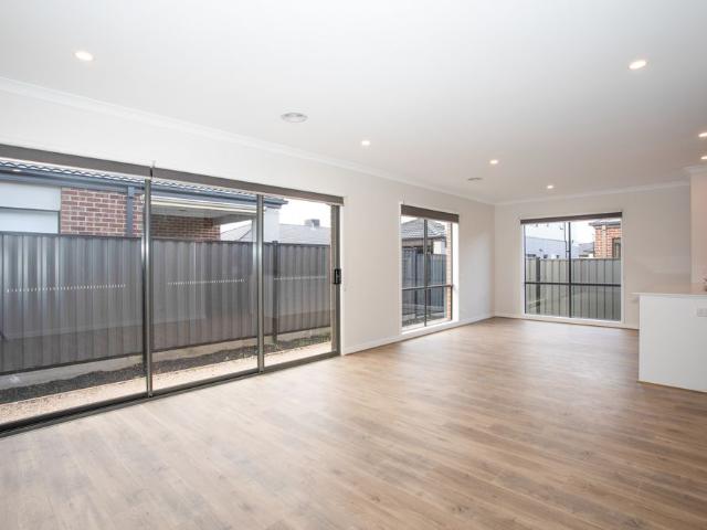 House for rent in Highlands, Melbourne