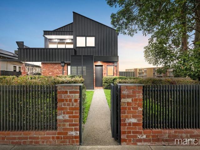Townhouse for sale in Camerons Creek, Victoria