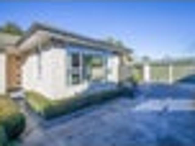 House for sale in Chaslands, Canterbury