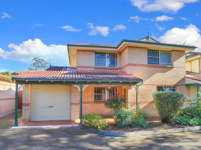 House for sale in Seven Hills