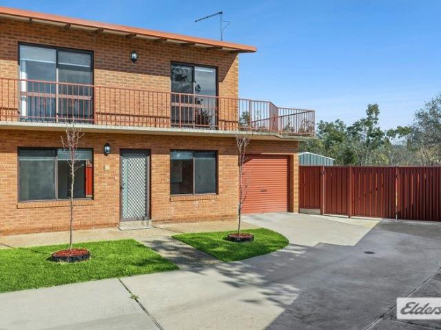 Townhouse for sale in Wodonga, Victoria