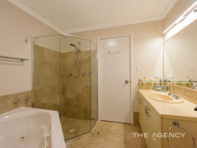 Apartment for sale in Broadwater, Western Australia
