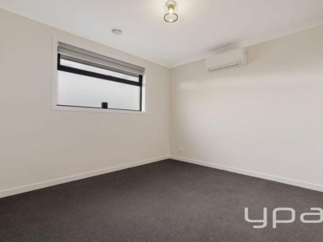 Townhouse for rent in Attwood, Victoria