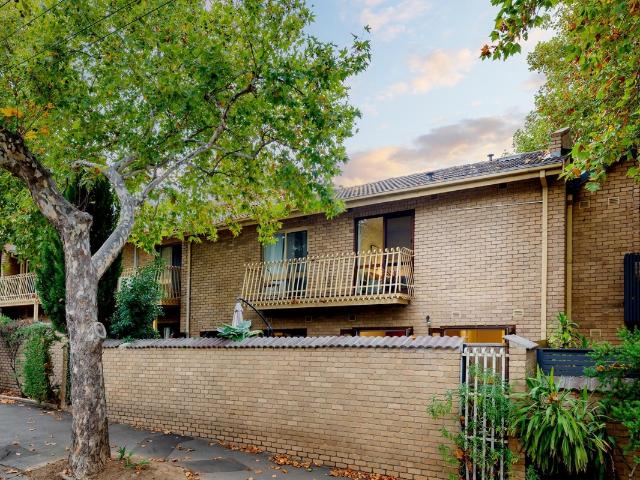 Townhouse for sale in Camerons Creek, Victoria