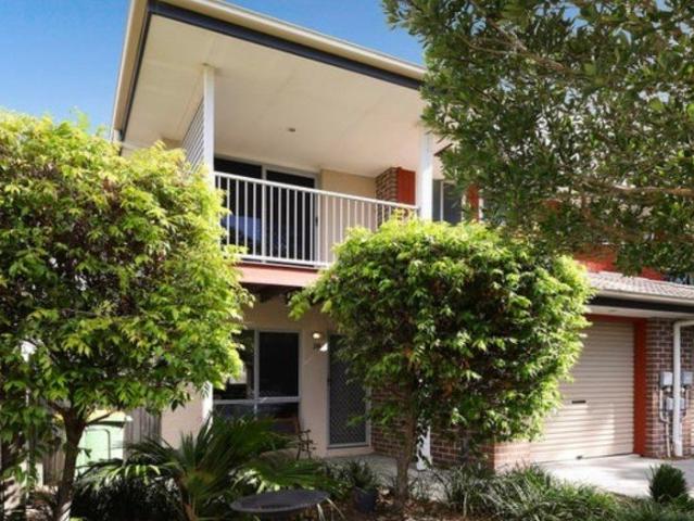 Townhouse for sale in Fernbrook, Queensland