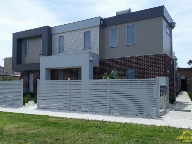 Townhouse for rent in St Albans, Melbourne