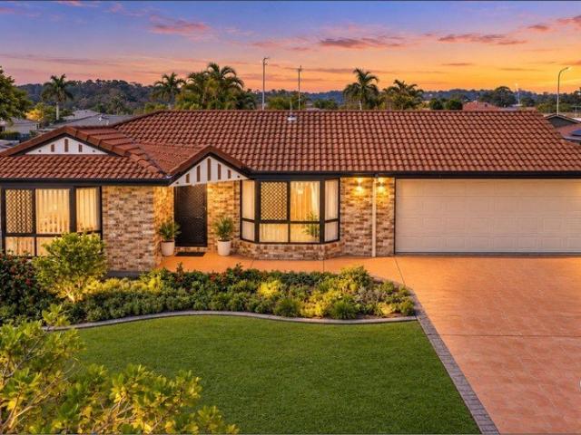 House for sale in Sandstone Point, Greater Brisbane