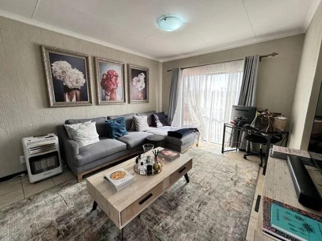 Apartment for sale in Johannesburg, West