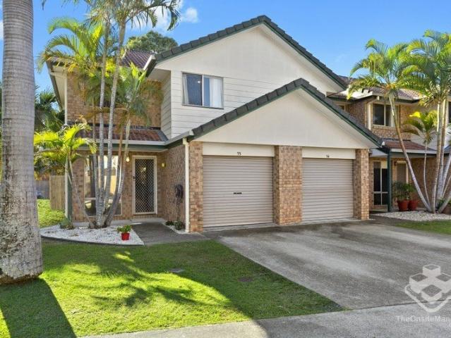 Townhouse for sale in Biggera Waters, Gold Coast City
