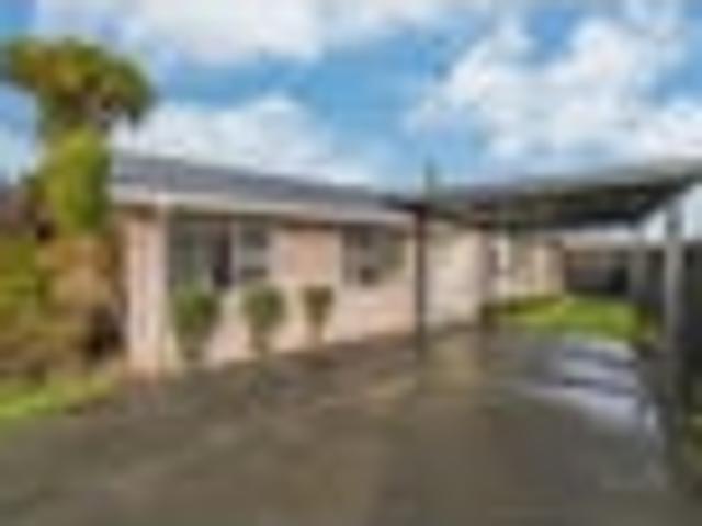 House for sale in Chaslands, Canterbury