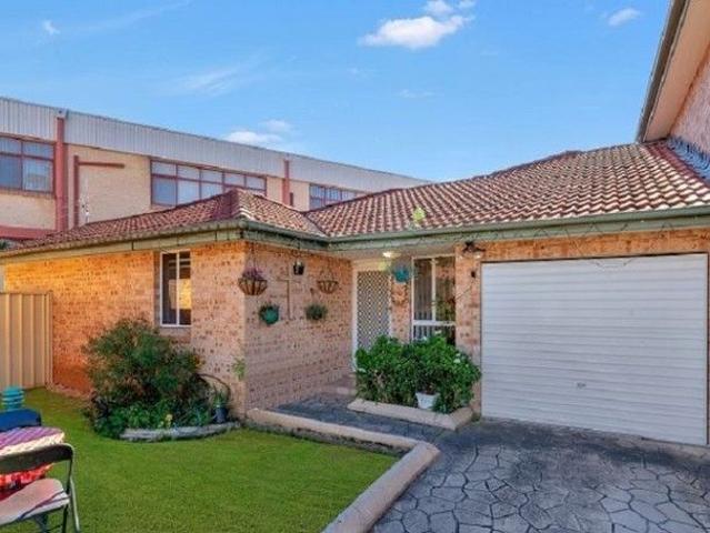 Villa for sale in Sydney, New South Wales