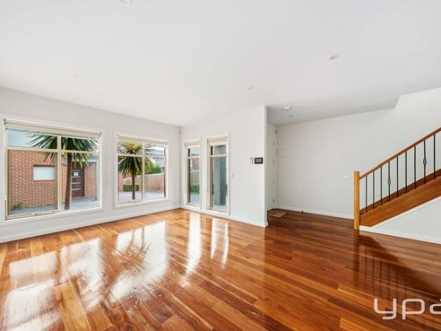 Townhouse for rent in Camerons Creek, Victoria