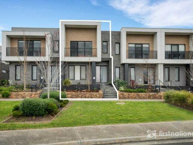 Townhouse for sale in Hartleigh, Melbourne