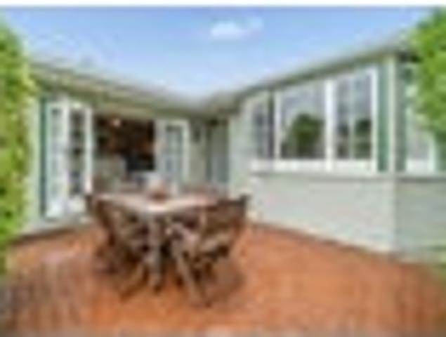House for sale in Pinehaven, Upper Hutt