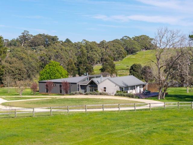 Cottage for sale in Pastoria, Shire of Macedon Ranges